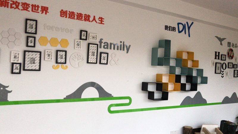 在了解婚庆舞台设计方案后，报价也成为关注焦点。以下因素会影响婚庆舞台报价：